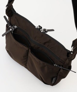 Y'SACCS トリプルポケットベーシックショルダー チョコ