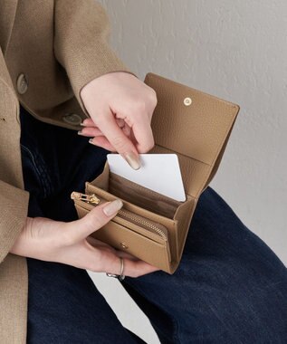 russet サークルプレートハーフウォレット(SO-441) Mocha