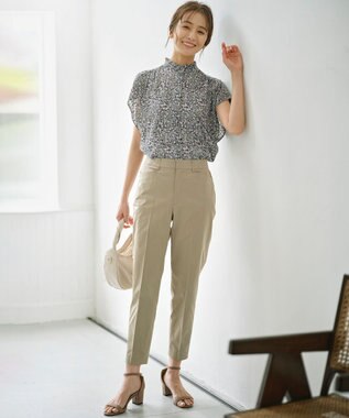 組曲 【WEB限定】サテンストレッチ クロップドパンツ モカベージュ系