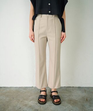 GRACE CONTINENTAL スリムフレアパンツ ベージュ