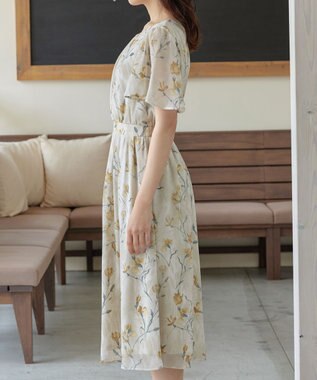 Tiaclasse 【小倉優子さん着用・洗える】大花柄シフォンワンピース ライトベージュ