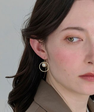 Phoebe 〈金属アレルギー対応〉モーションリングパールピアス/ニッケルフリー/大ぶり/存在感◎/主役級 ホワイト