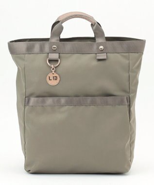 LA BAGAGERIE チャーム付き　ナイロンスクエアリュック