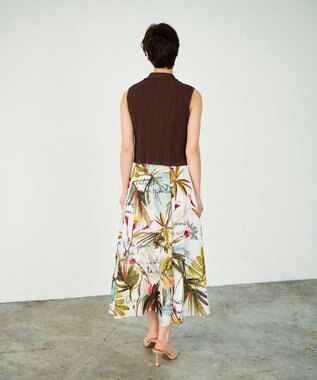 GRACE CONTINENTAL リゾートリーフプリントスカート ホワイト