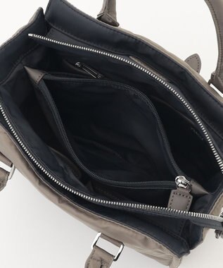 Y'SACCS ツイルナイロン　スクエアトート　Sサイズ グレージュ【web限定カラー】
