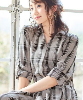 Tiaclasse L 【洗える】小顔効果も期待できるスキッパーシャツワンピース グレージュチェック