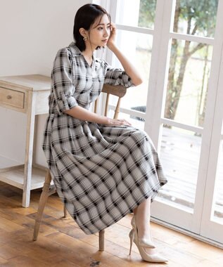 Tiaclasse L 【洗える】小顔効果も期待できるスキッパーシャツワンピース グレージュチェック