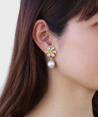 TOCCA DAISY BIJOUX＆PEARL EARRINGS イヤリング イエロー系