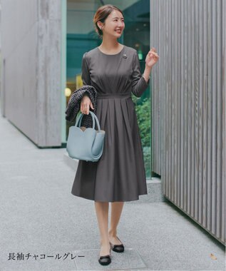 Tiaclasse 【おのののかさん着用】半袖&長袖選べる袖丈・タックフレアワンピース 長袖チャコールグレー