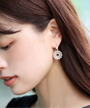 Tiaclasse 【金属アレルギー対応】クリスタルフラワーピアス ピンクゴールド