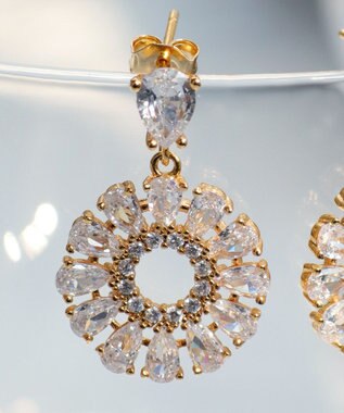 Tiaclasse 【金属アレルギー対応】クリスタルフラワーピアス ゴールド