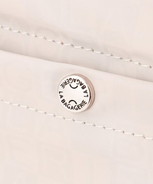 LA BAGAGERIE モノグラム　スクエアナイロンショルダー　Mサイズ アイボリー