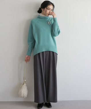 組曲 L 【加藤ローサさん着用】ラメストライプ ワイドパンツ グレー系1