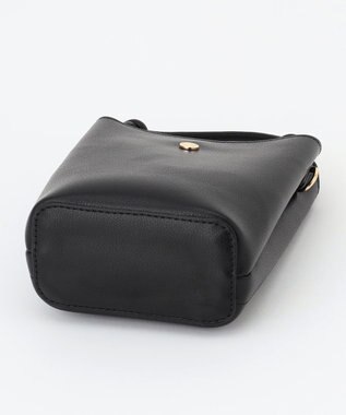 LA BAGAGERIE 【maison vert】 【多収納】ノットデザインポシェット ブラック