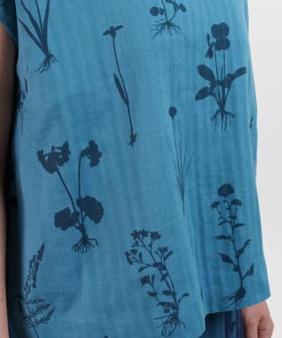 muuc 【ゆったりシルエットで涼しく上品】植物の影絵プリント プルオーバー ブルー