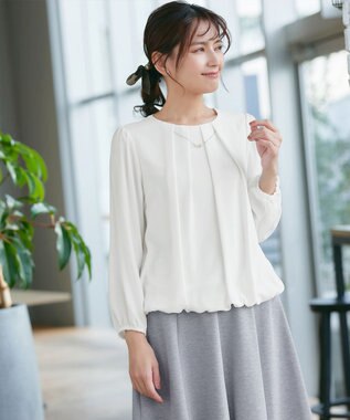 Tiaclasse 【洗える】ネックレス見えパーツ付きタックブラウス オフホワイト