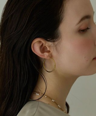 Phoebe 〈金属アレルギー対応〉スキニーラインフープピアス　ゴールド　ステンレス ゴールド