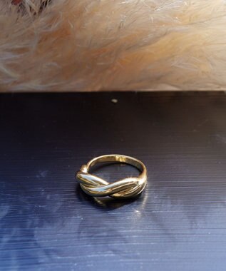 Tiaclasse ツイストモチーフリング ゴールド