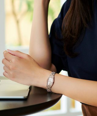 CITIZEN 【電池交換不要】サクラカラーのトノー型ウオッチ サクラ色