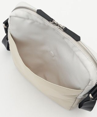 JOSEPH ABBOUD 【A4サイズ】ナイロンツイル バッグ アイボリー系