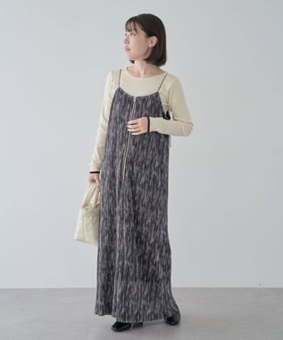 Green Parks ・ＥＬＥＮＣＡＲＥ　ＤＵＥ　フロントＺＩＰプリーツワンピ Black