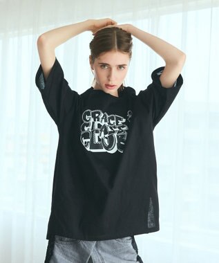 GRACE CONTINENTAL グラフィティプリントTシャツ ブラック