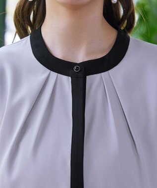 Tiaclasse L 【新色追加・洗える】フロントタック配色ブラウス グレー×ブラック