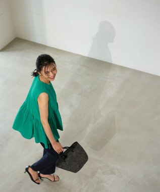 UNFILO BREEZEMOVE ペプラムブラウス グリーン