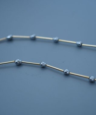 monshiro ガラスパールラインショート ネックレス シルバーグレー