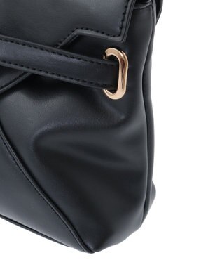 YECCA VECCA ベルトデザインチェーンバッグ Black