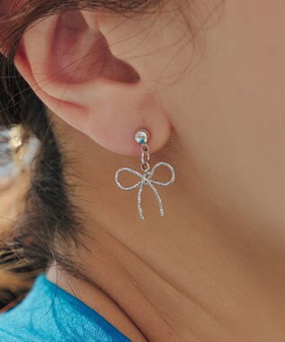 Tiaclasse 【安田美沙子さん着用/金属アレルギー対応/選べる2TYPE】チェーンリボン イヤリング・ピアス シルバーB（ピアス）