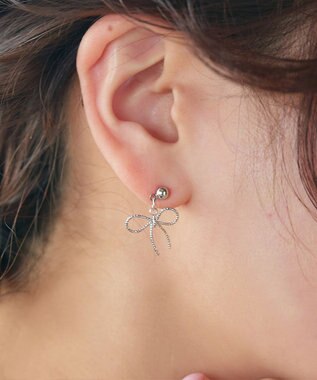 Tiaclasse 【安田美沙子さん着用/金属アレルギー対応/選べる2TYPE】チェーンリボン イヤリング・ピアス シルバーB（ピアス）