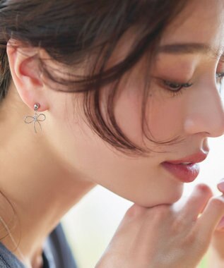 Tiaclasse 【安田美沙子さん着用/金属アレルギー対応/選べる2TYPE】チェーンリボン イヤリング・ピアス シルバーB（ピアス）