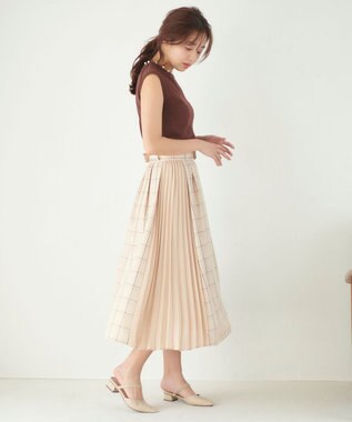 Feroux 【接触冷感】パール付きノースリーブ ニット ダークブラウン系