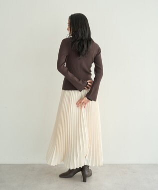 YECCA VECCA サテンプリーツスカート Ivory