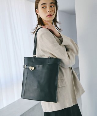 TOPKAPI 【TREASURE TOPKAPI】ベルトデザイン レザー フラット トートバッグ A4対応 ブラック