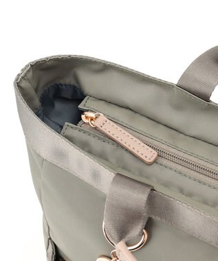 LA BAGAGERIE チャーム付き　ナイロンスクエアリュック グレー