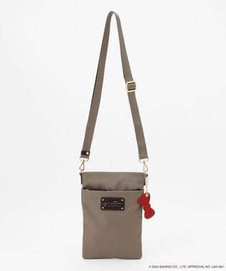 LA BAGAGERIE 【LA BAGAGERIE×HELLO KITTY】リボンチャーム付き　スクエアポシェット