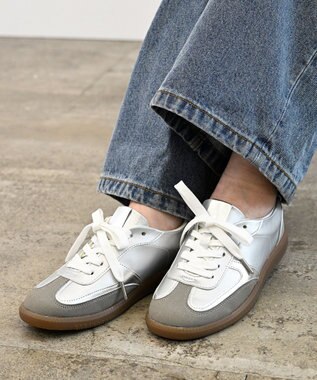 APOM 晴雨兼用　ウォーターレジスト ジャーマントレーナー