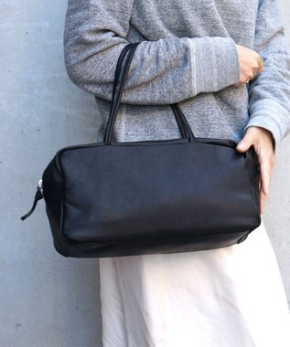 FOLNA RD ソフトレザースクエアボストンバッグ ブラック