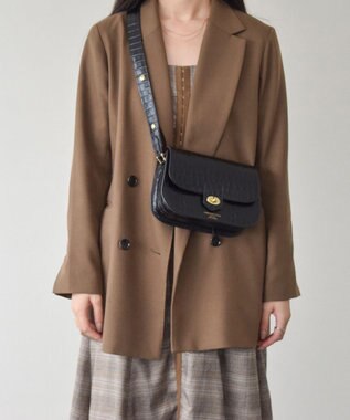 INTER-CHAUSSURES 【CHRISTIAN VILLA】フラップタイプレザーショルダーバッグ ブラック型押