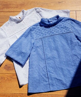 組曲 【WEB限定色あり】エンブロイダリーレース　ハイネック半袖ブラウス ヒヤシンスブルー系