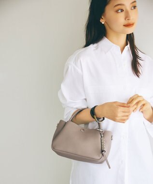 TOPKAPI 【Breath TOPKAPI】シュリンクレザー ショルダー付き ミニ トートバッグ / チャーム付き グレージュ