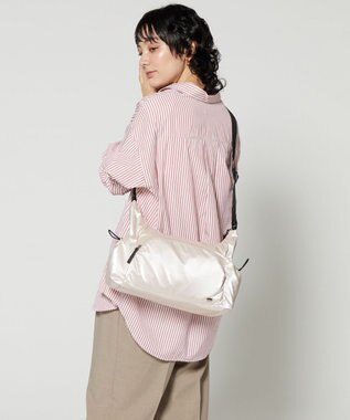 LA BAGAGERIE メタリックドロストポケット　ショルダーバッグ アイボリー