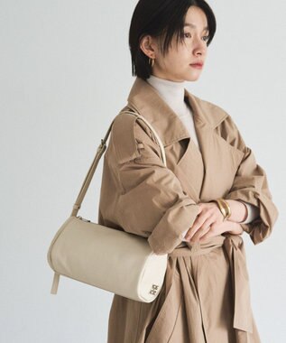 russet ソフトレザーロールショルダーバッグ(CE-1661) Ivory