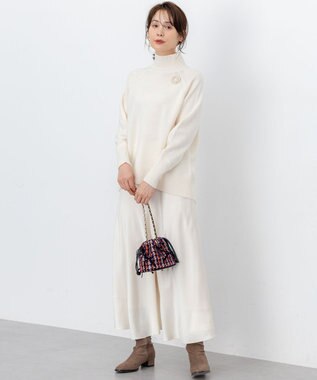 組曲 S ウールカシミヤミックス ロールネックニット アイボリー系