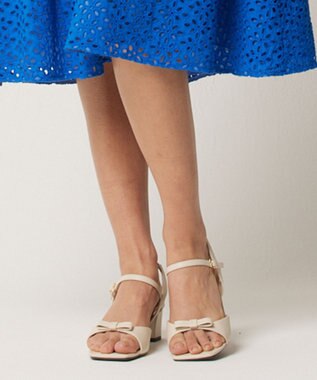 TOCCA 【大人百花掲載】TINY RIBBON SANDALS サンダル アイボリー系