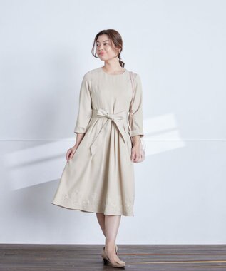 Tiaclasse 【洗える】花柄刺繍フレアワンピース グレージュ