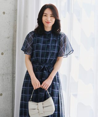 Tiaclasse L 【新色追加・洗える】チェック柄フレア袖シアーワンピース ネイビー
