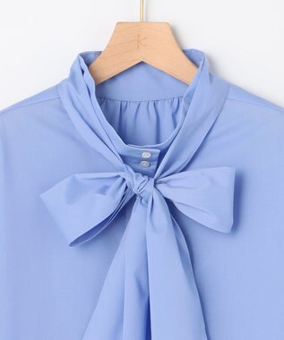 組曲 S 【加藤ローサさん着用 / 前後着用可】コットンタッチシャーティング刺繍入り ブラウス ブルー系